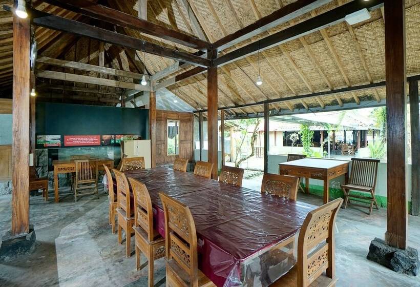 בית מלון כפרי Spot On 2653 Omah Mbah Lurah Syariah