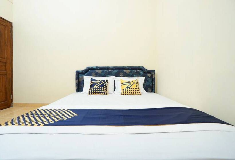 בית מלון כפרי Spot On 2653 Omah Mbah Lurah Syariah