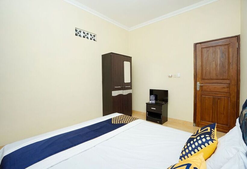 בית מלון כפרי Spot On 2653 Omah Mbah Lurah Syariah