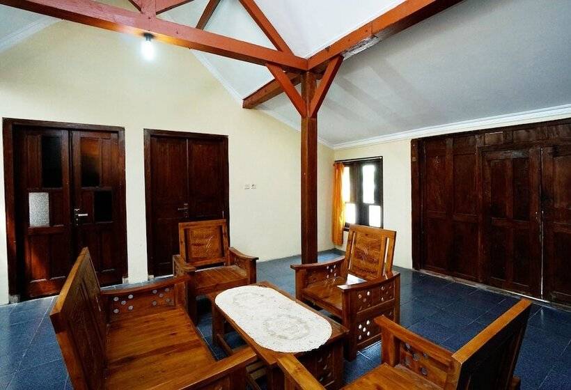 בית מלון כפרי Spot On 2653 Omah Mbah Lurah Syariah