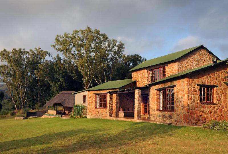 Отель Stonecutters Lodge