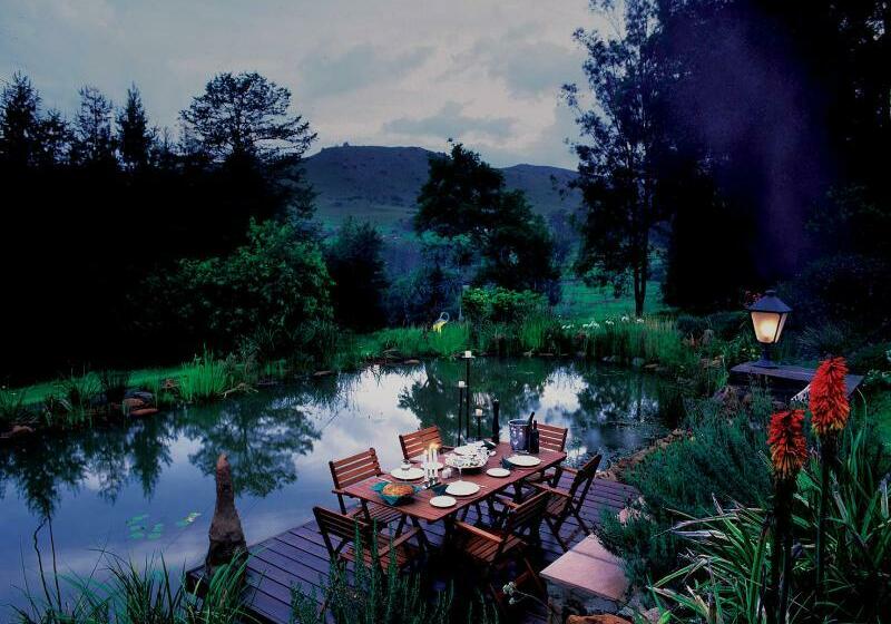 Отель Stonecutters Lodge