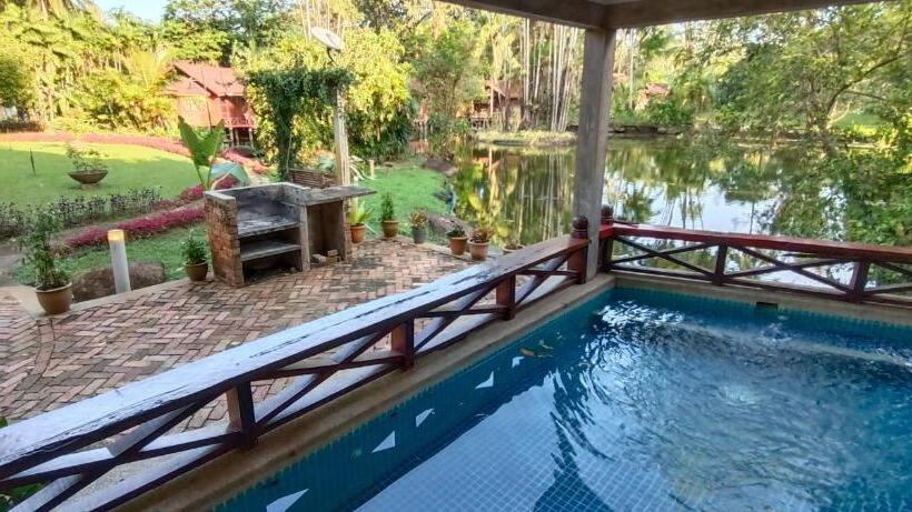 בית מלון כפרי Tanjung Inn