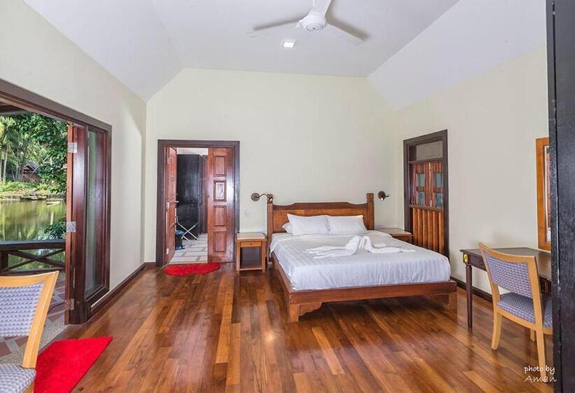 בית מלון כפרי Tanjung Inn