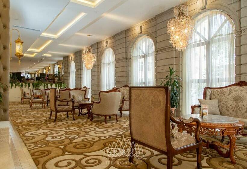 هتل Suites At The Grand Palace
