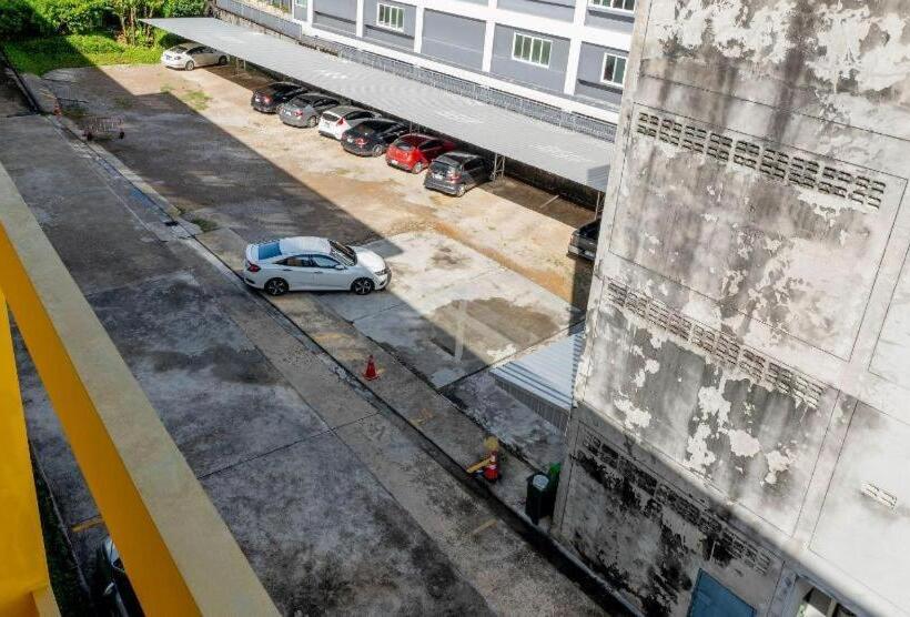 호텔 The Nest Krabi