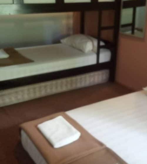 Отель The Red Cabanon