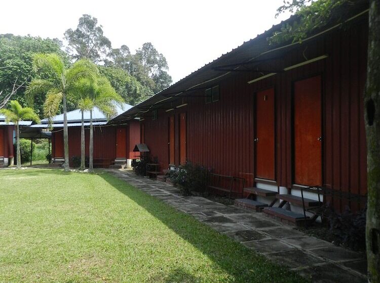 Отель The Red Cabanon