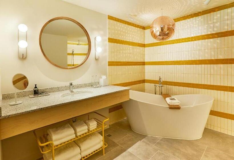 בית מלון כפרי The Standard Hua Hin