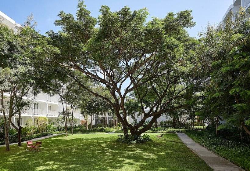 בית מלון כפרי The Standard Hua Hin