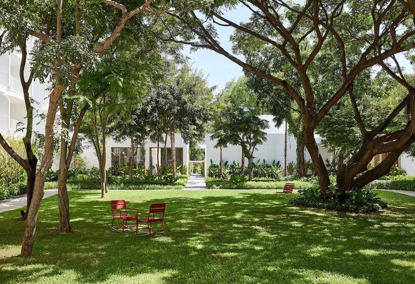 בית מלון כפרי The Standard Hua Hin