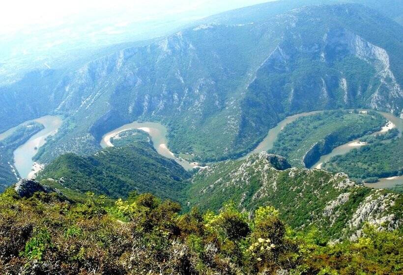 酒店 To Archontiko Guesthouse Villa