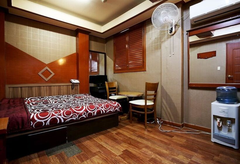 モーテル Chungju Plus