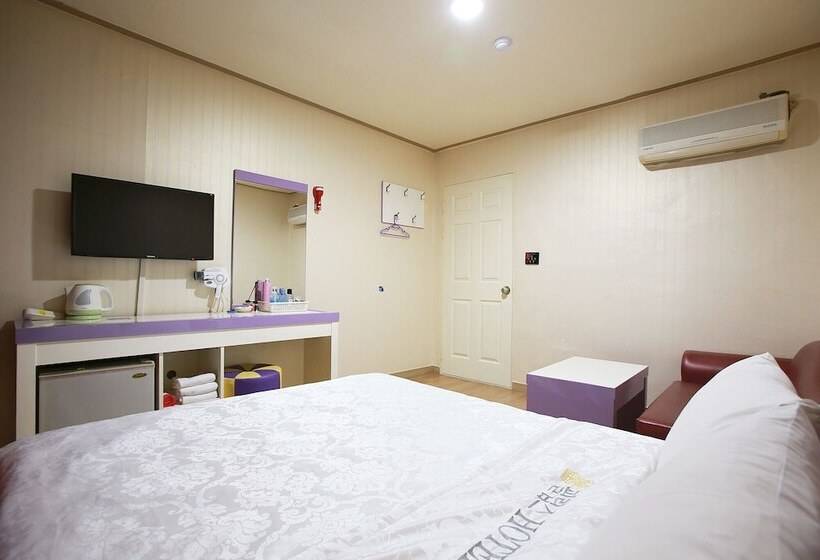 汽车旅馆  Paju Phillips