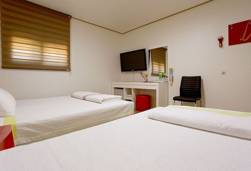 汽车旅馆  Paju Phillips