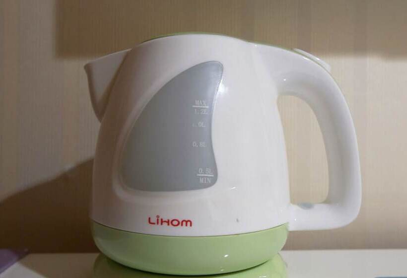 מוטל Paju Phillips