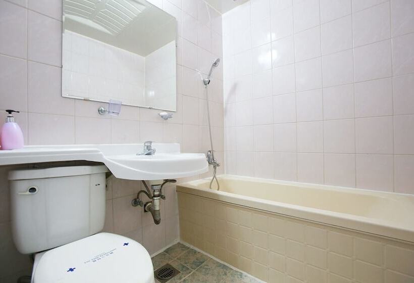 汽车旅馆  Paju Phillips