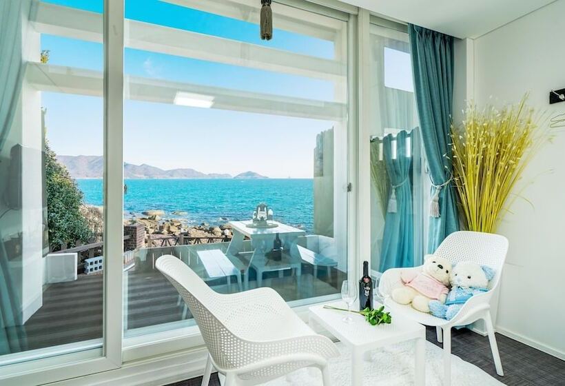 Namhae Opera House Pension