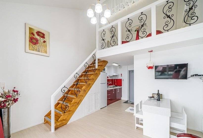 Namhae Opera House Pension