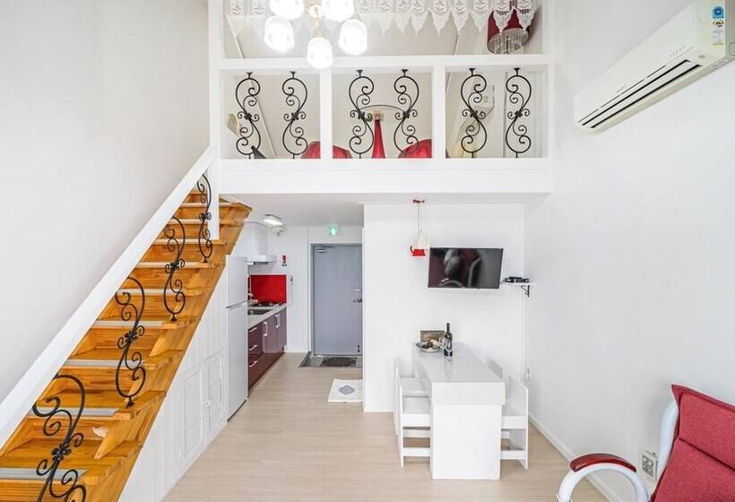 Namhae Opera House Pension