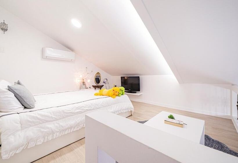 Namhae Opera House Pension