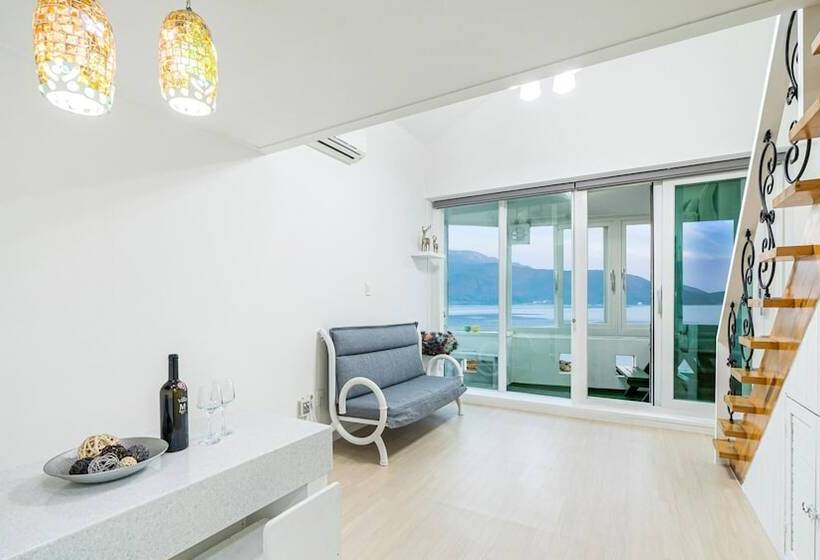 Namhae Opera House Pension