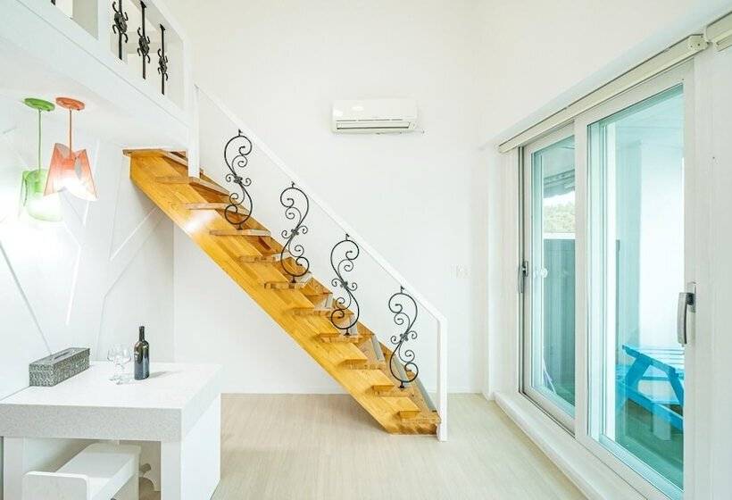 Namhae Opera House Pension