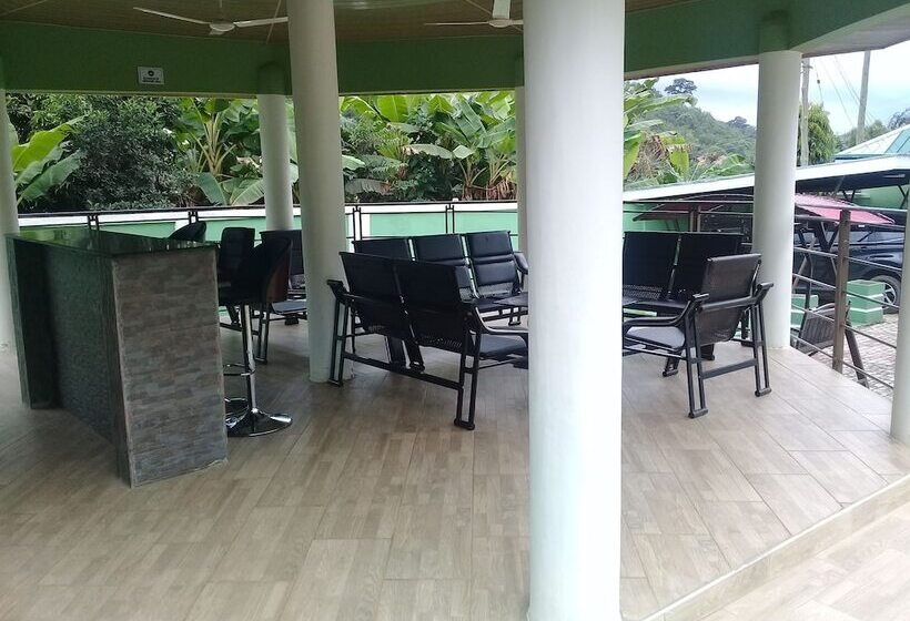 پانسیون 3a's Guest House