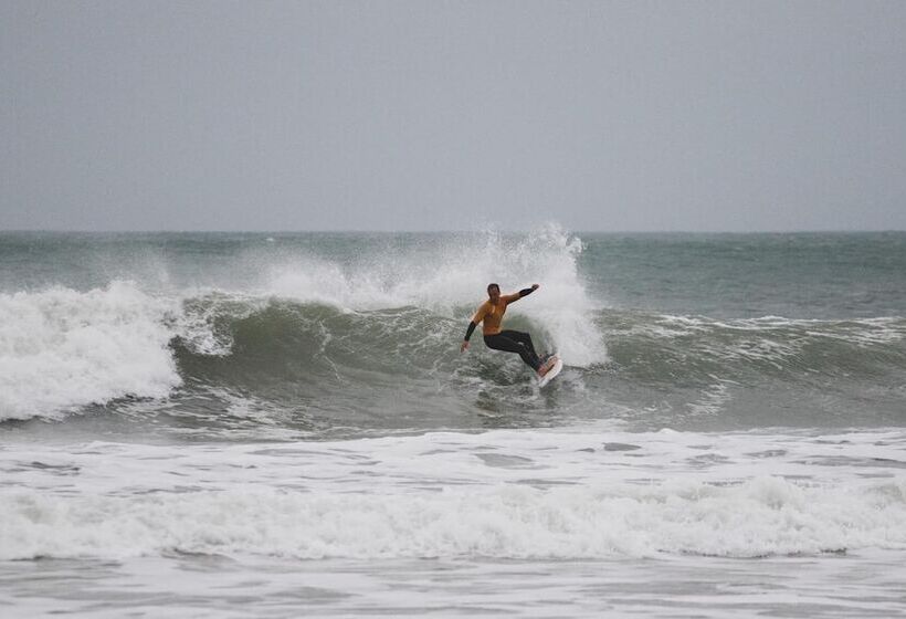 بنسيون Adi Abian Villas