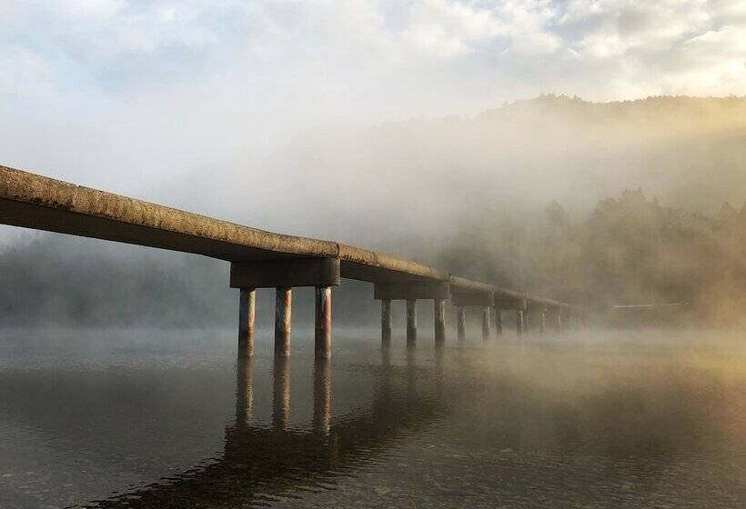 פנסיון Shimanto Riverside Hideaway