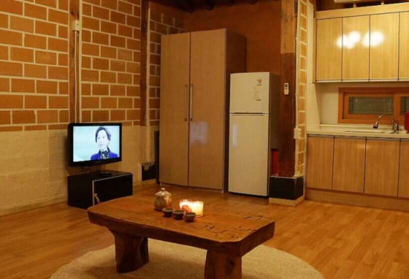 Taean Gomseom Hwangto Pension