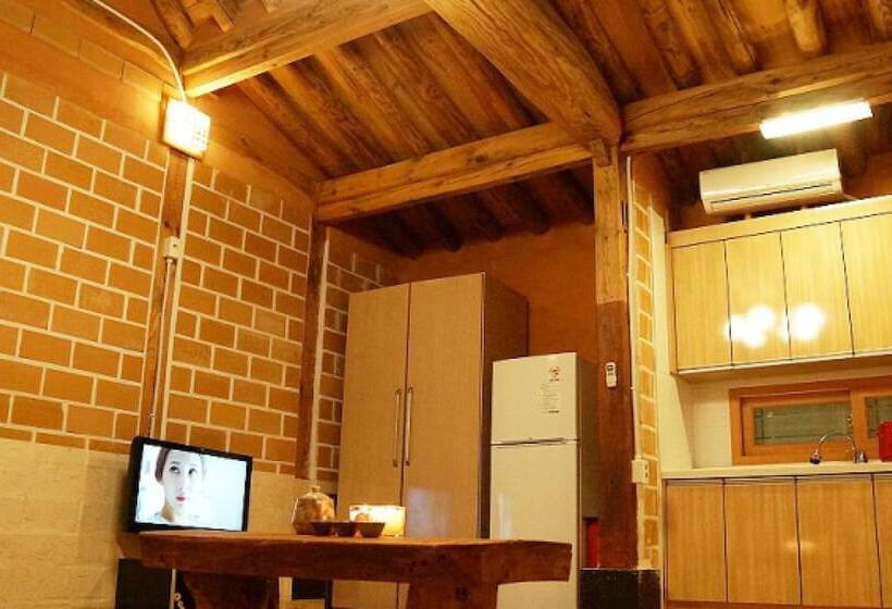 Taean Gomseom Hwangto Pension