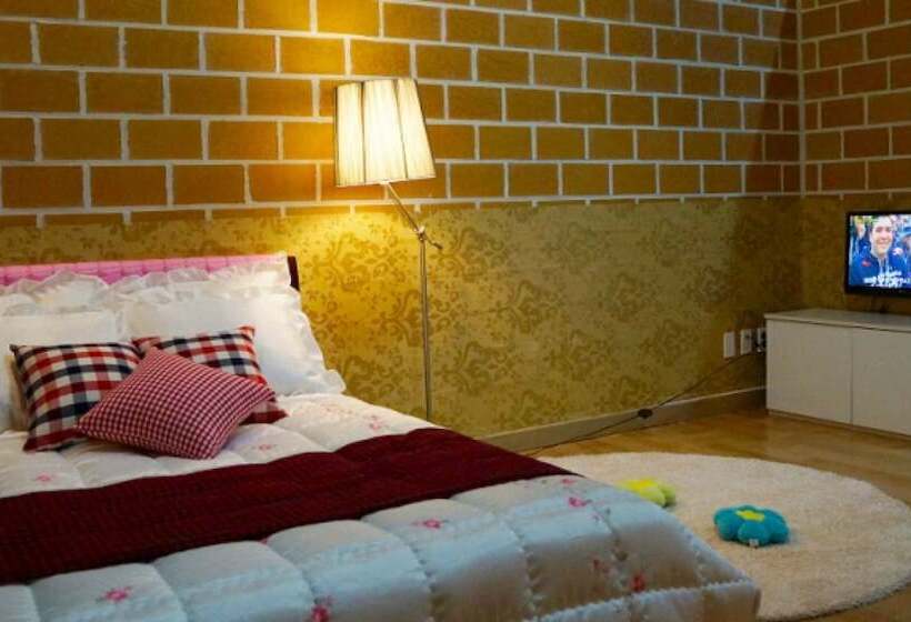 Taean Gomseom Hwangto Pension