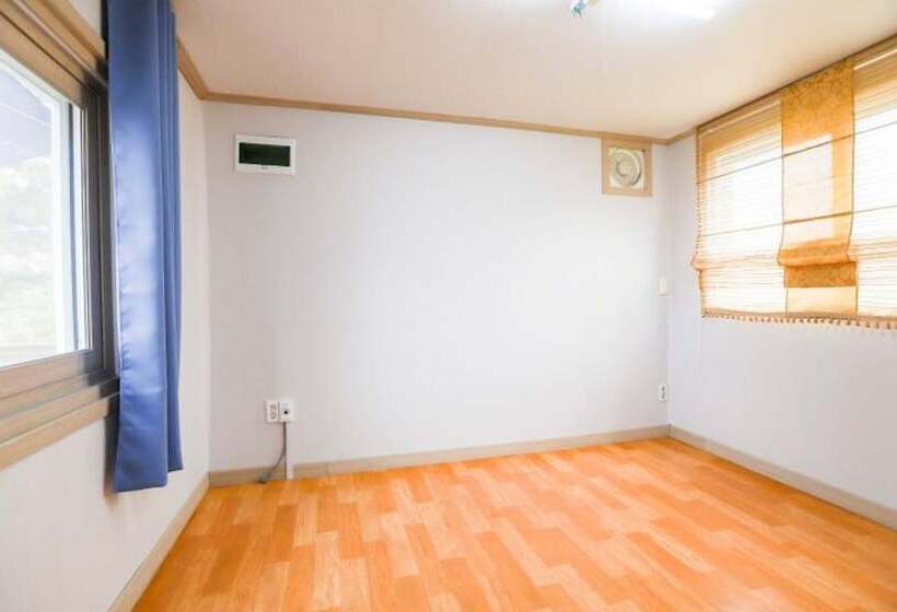 Taean Gomseom Hwangto Pension