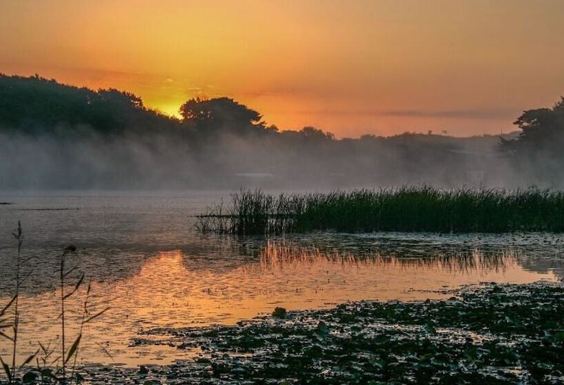 Taean Sky Lake Pension
