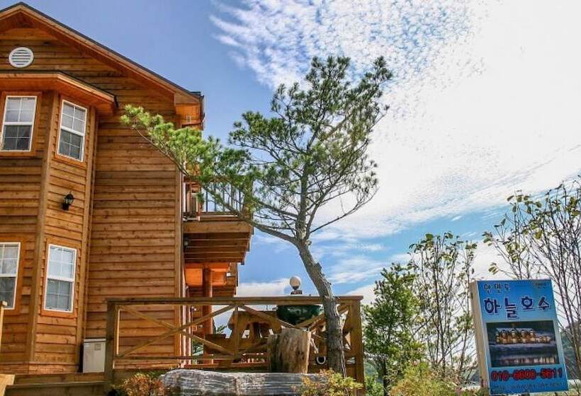 Taean Sky Lake Pension