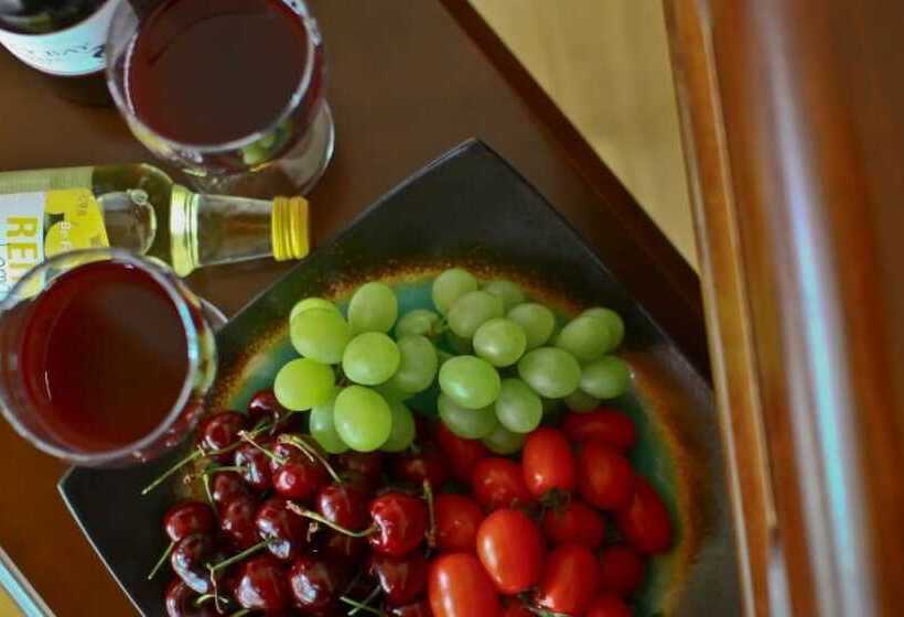 Taean Sky Lake Pension