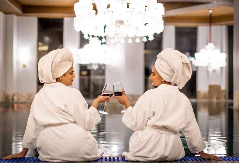 The Manor Luxury Apartments