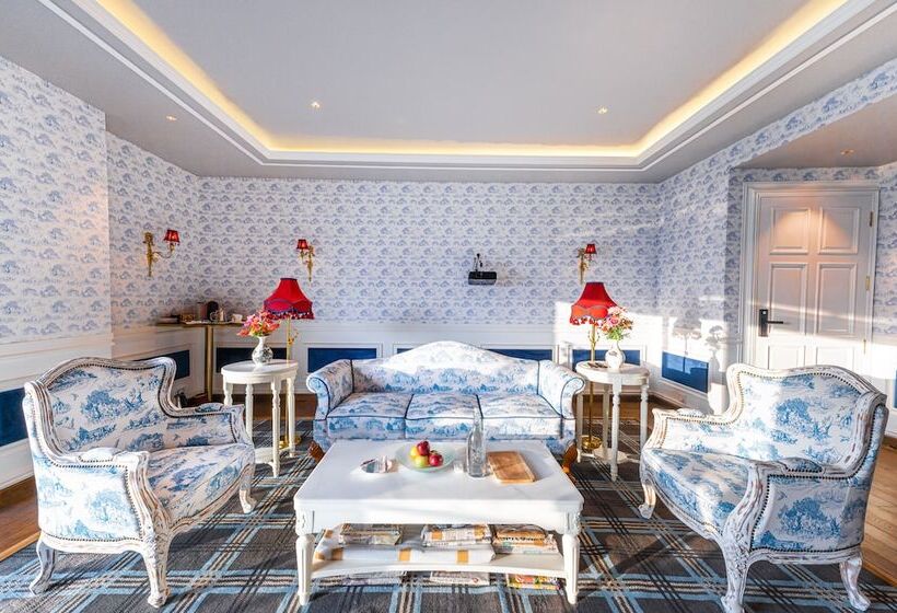 The Manor Luxury Apartments