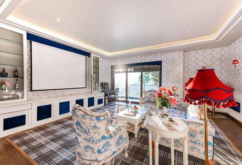 The Manor Luxury Apartments