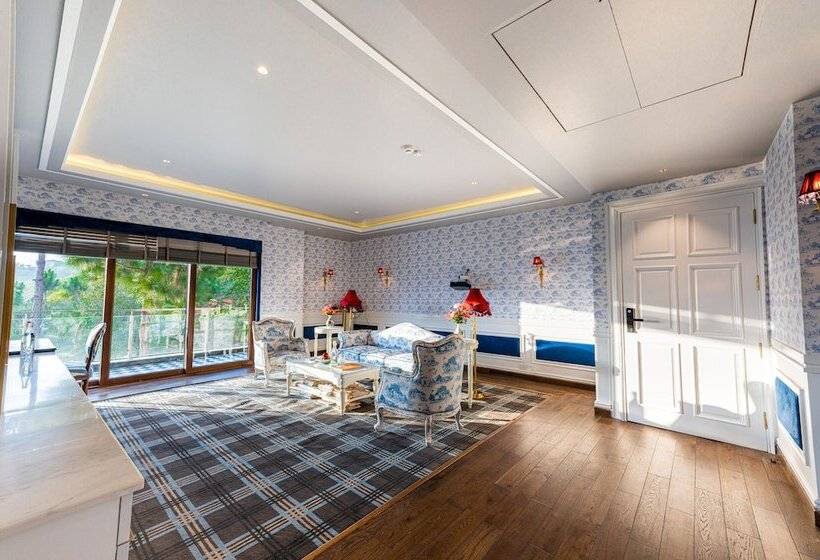 The Manor Luxury Apartments