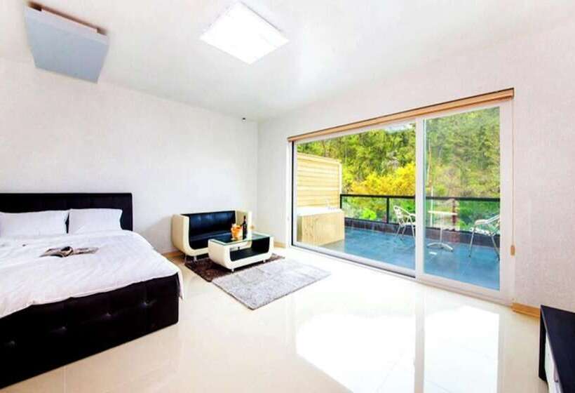 Tongyeong Hue Spa Pension
