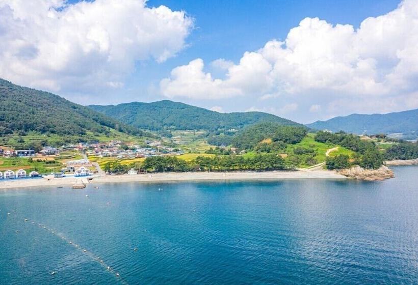 בית מלון כפרי Namhae Dream Pension