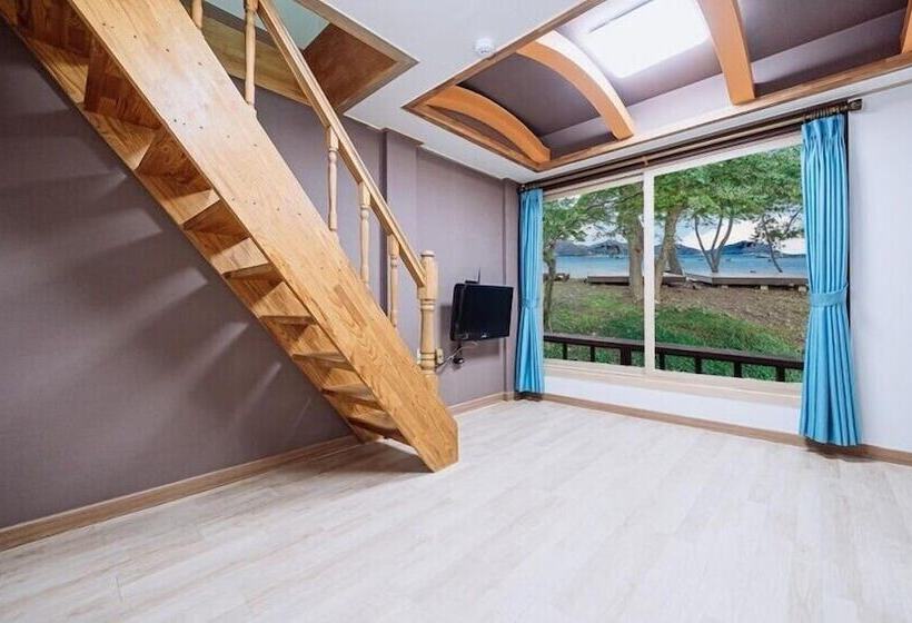 בית מלון כפרי Namhae Dream Pension