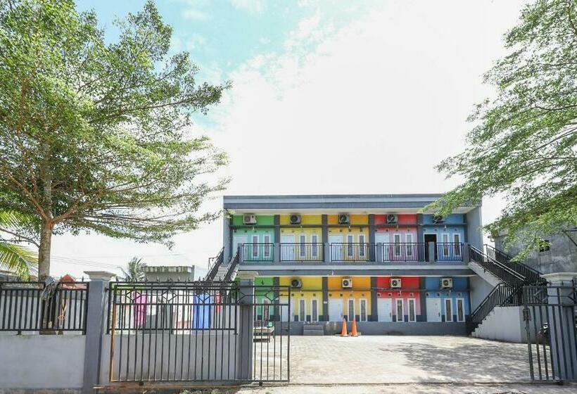 호텔 Reddoorz At Pelangi Guest House