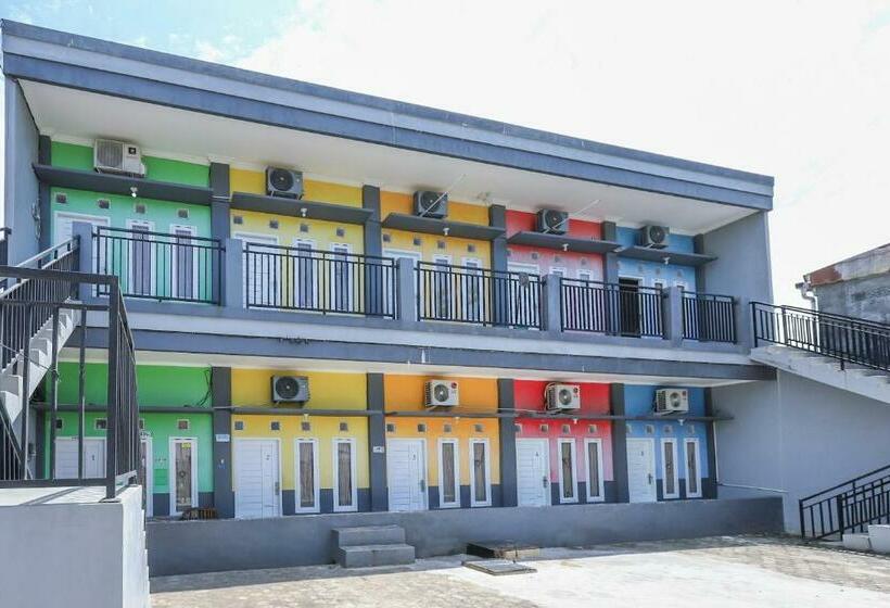 호텔 Reddoorz At Pelangi Guest House