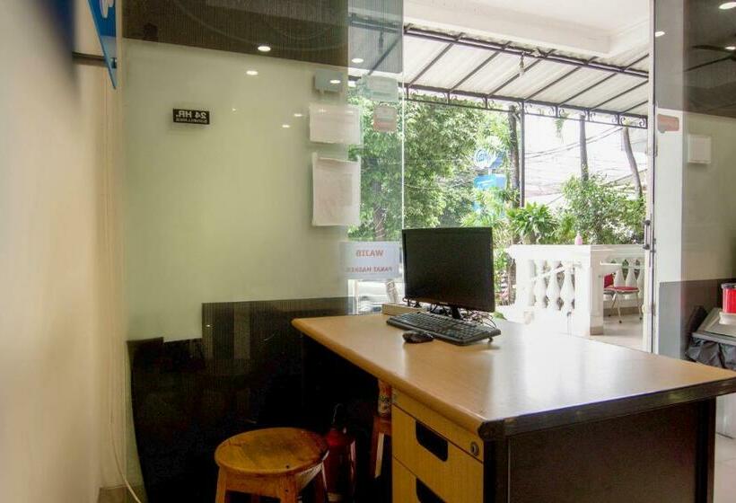 호텔 Oyo 3733 Guntur 40 Residence