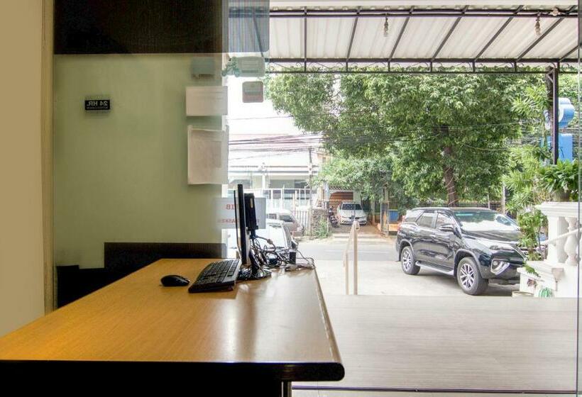 호텔 Oyo 3733 Guntur 40 Residence