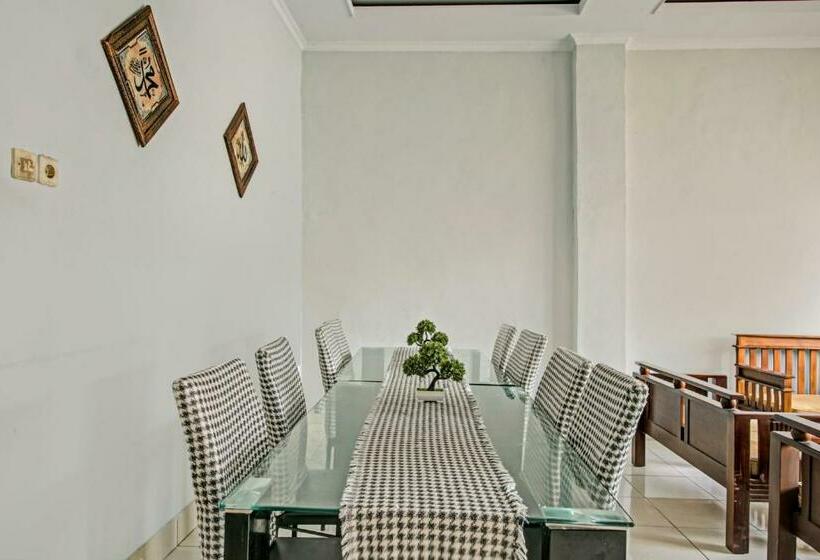 호텔 Oyo 3757 Mahkota Syariah Guesthouse