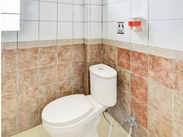 Отель Oyo 90048 Teratai Bekasi Guesthouse